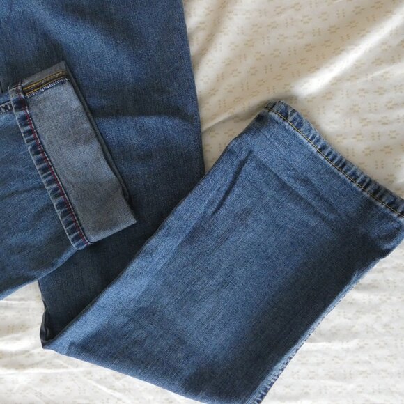 Women's Wrangler Cowboy Cut Jeans - Picture 2 of 7